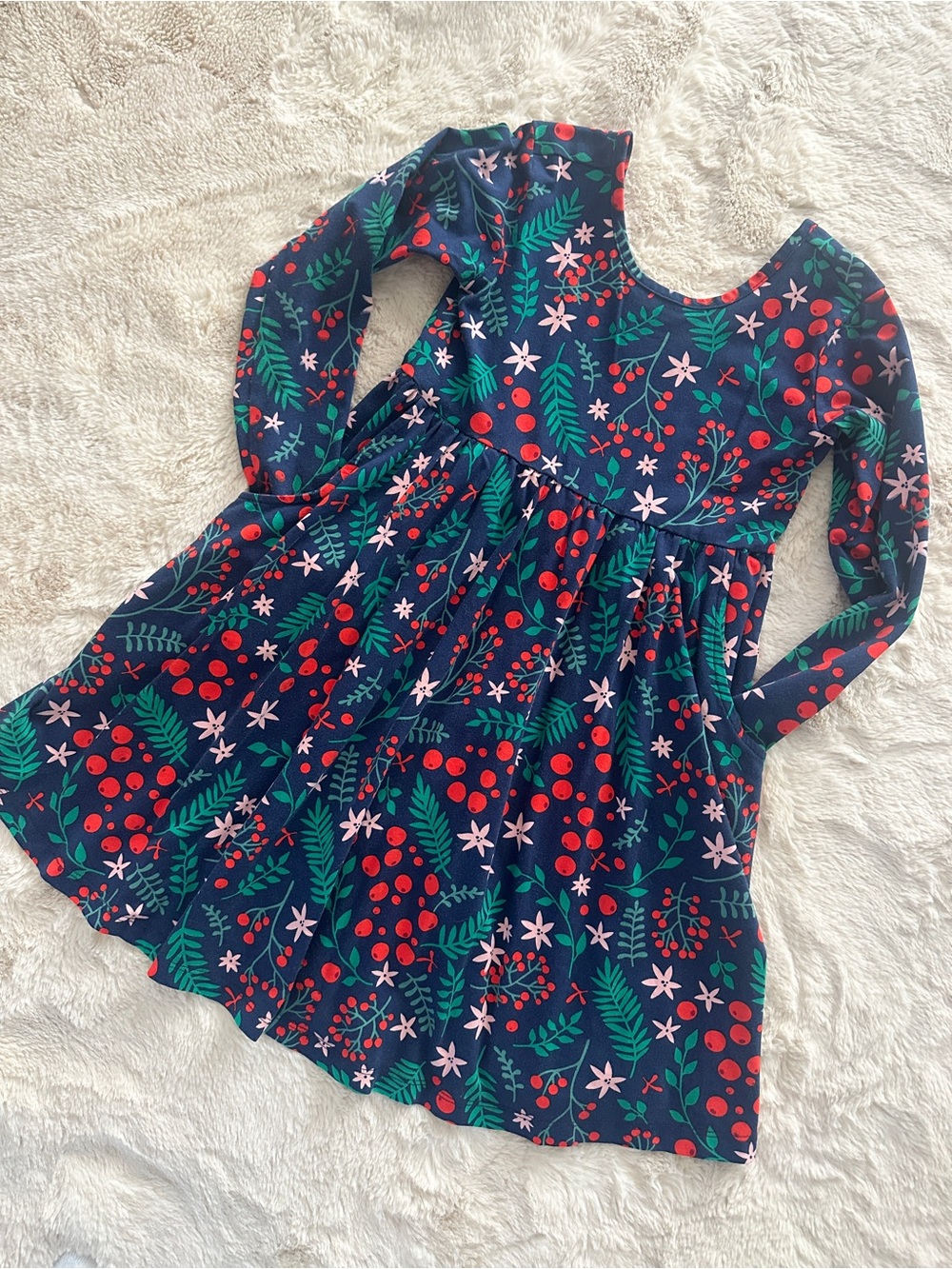 Hanna Andersson Navy Long-Sleeve Dress with Red Berry & Green Leaf Print. 8Y